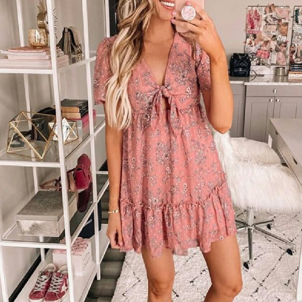 Pink lily dress size medium